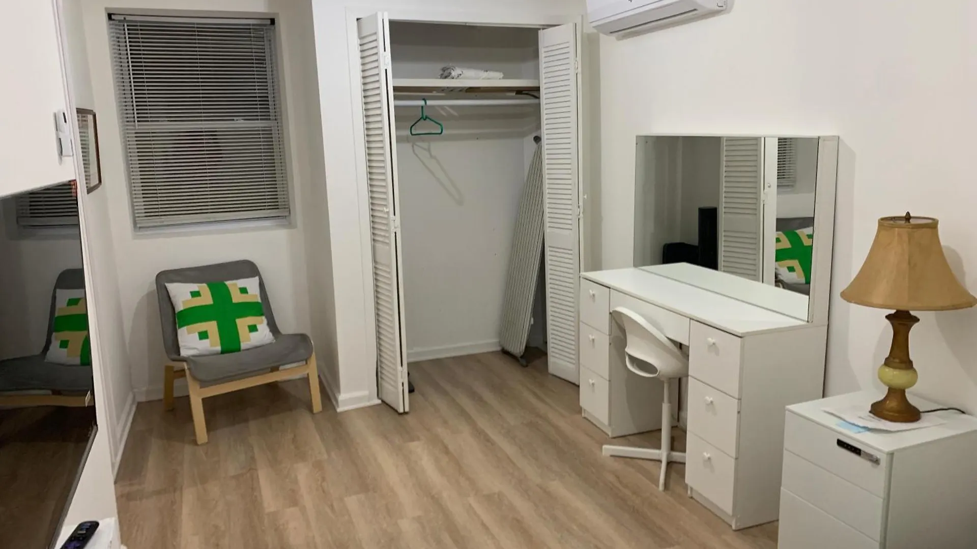 ניו יורק 2265 Bruckner Blvd Apartments ניו יורק